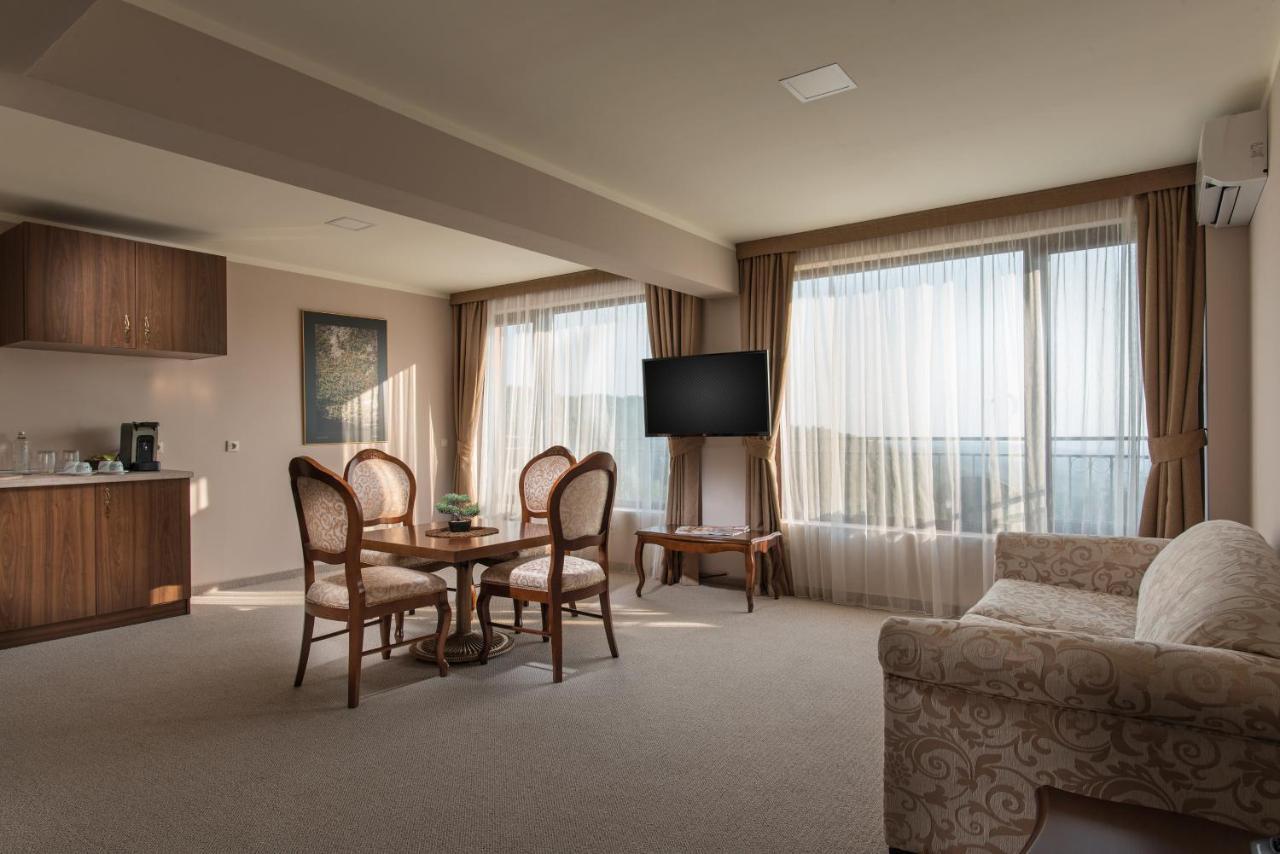 Hotel Villa Magus Kladnitsa Екстер'єр фото